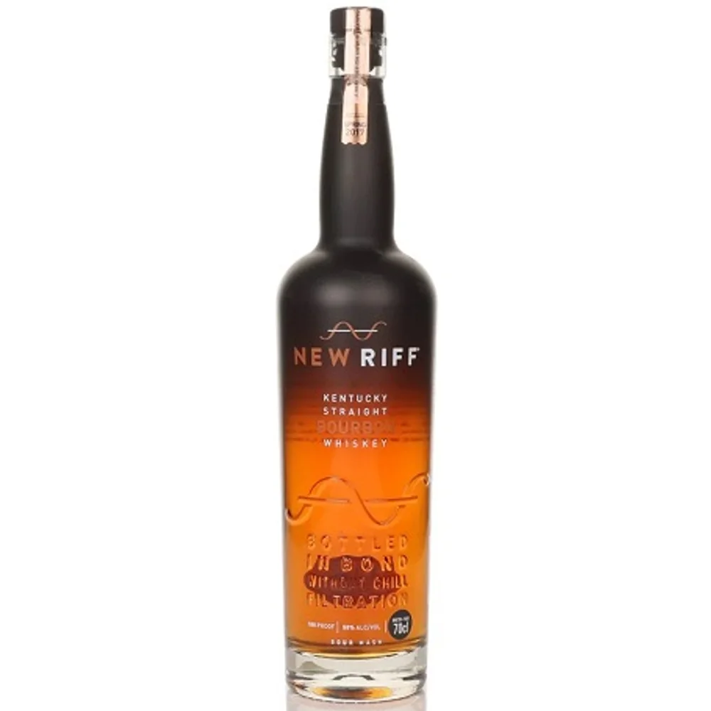 Botella de New Riff Straight Bourbon